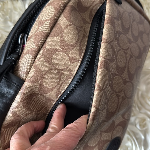 Authentic coach bag pack - Picture 14 of 17